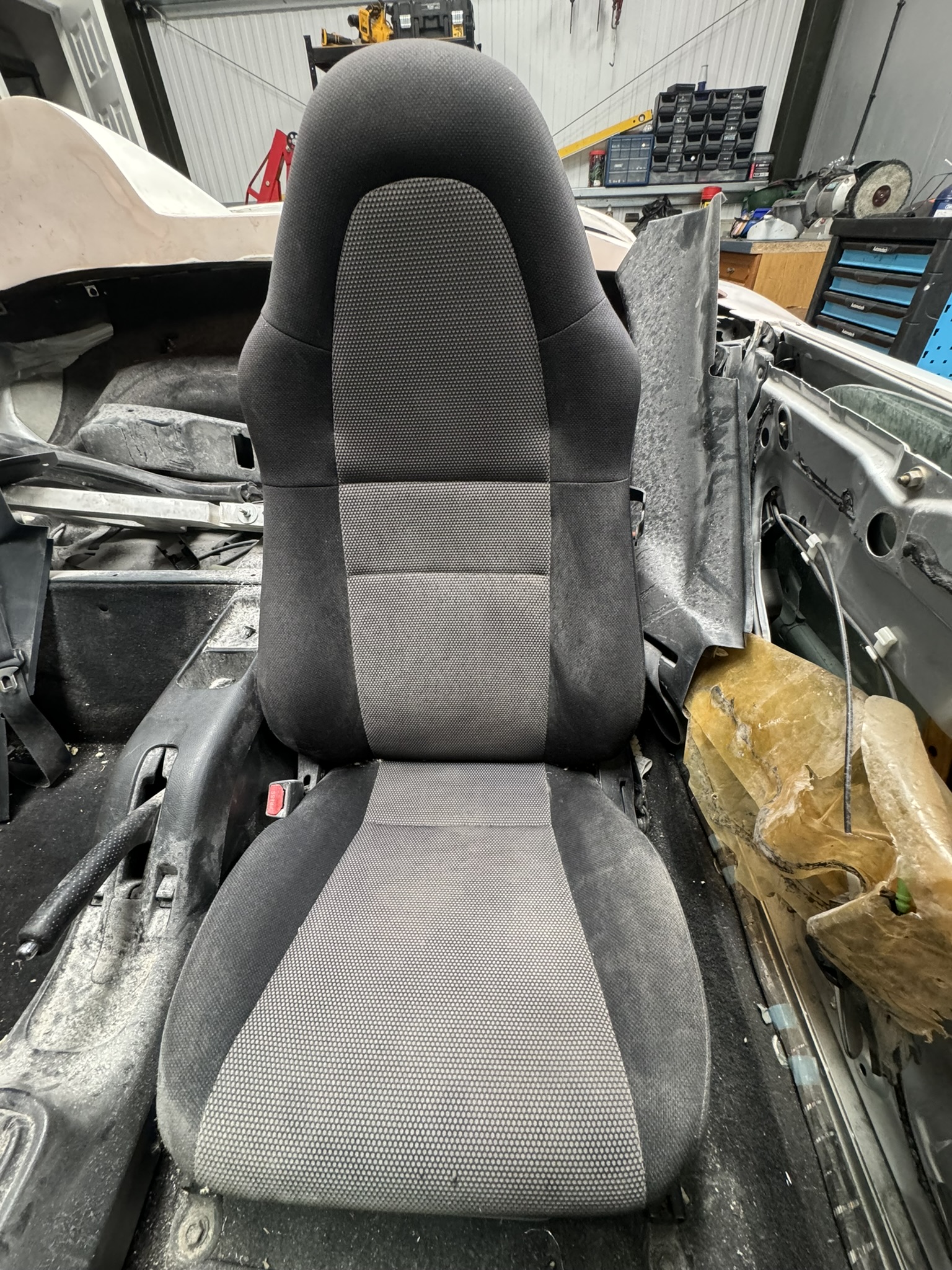 un modified car seat